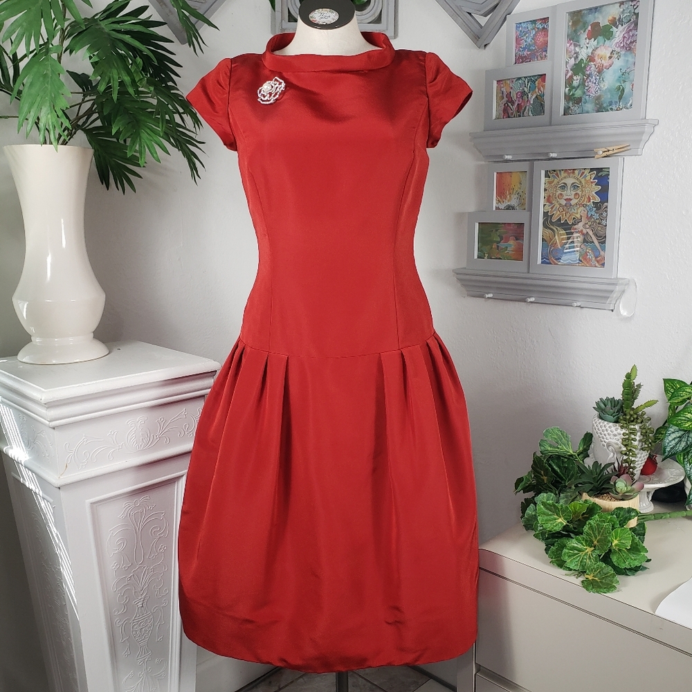 Oscar de la Renta Red Silk Taffeta w/ Pearl Brooch- Fit & Flair Vintage Retro 12